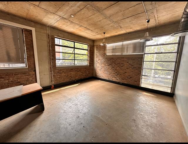 185M² OFFICE TO LET IN MILPARK